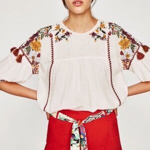Haute Rogue Womens Embroidered Floral Peasant Blouse White Cotton Tassel Top M